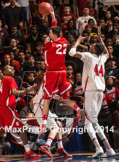 Thumbnail 3 in Bridgeport Central vs. Fairfield Prep (CIAC Class LL Final) photogallery.