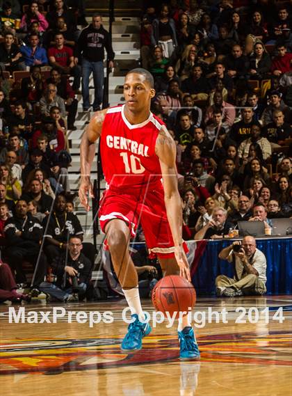 Thumbnail 3 in Bridgeport Central vs. Fairfield Prep (CIAC Class LL Final) photogallery.