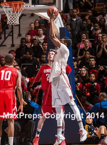 Thumbnail 2 in Bridgeport Central vs. Fairfield Prep (CIAC Class LL Final) photogallery.