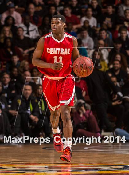 Thumbnail 3 in Bridgeport Central vs. Fairfield Prep (CIAC Class LL Final) photogallery.