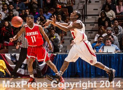 Thumbnail 2 in Bridgeport Central vs. Fairfield Prep (CIAC Class LL Final) photogallery.