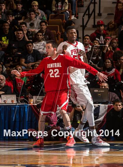 Thumbnail 2 in Bridgeport Central vs. Fairfield Prep (CIAC Class LL Final) photogallery.