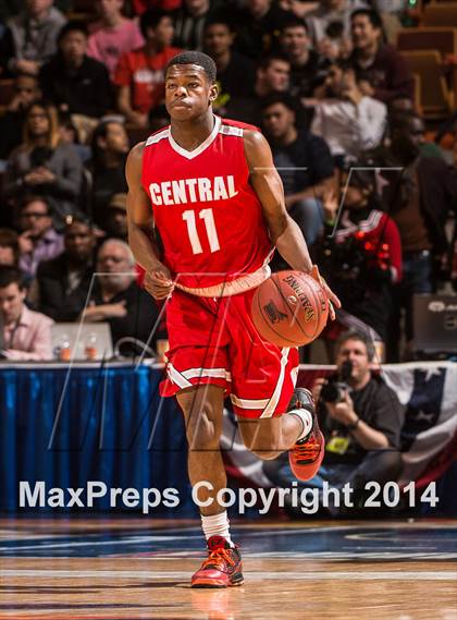 Thumbnail 3 in Bridgeport Central vs. Fairfield Prep (CIAC Class LL Final) photogallery.