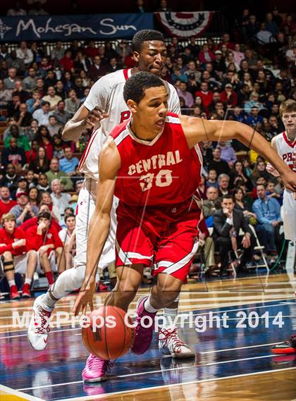 Thumbnail 1 in Bridgeport Central vs. Fairfield Prep (CIAC Class LL Final) photogallery.