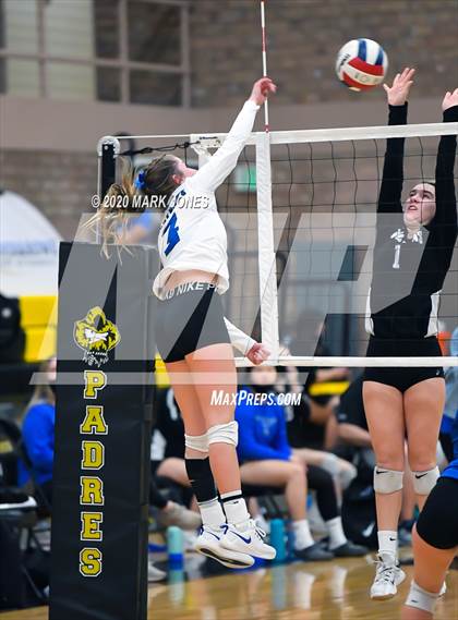 Thumbnail 2 in Valley Christian @ Snowflake (AIA 3A Semifinal) photogallery.