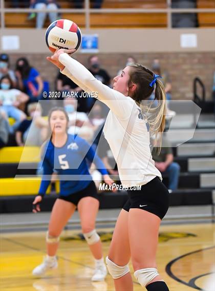 Thumbnail 1 in Valley Christian @ Snowflake (AIA 3A Semifinal) photogallery.