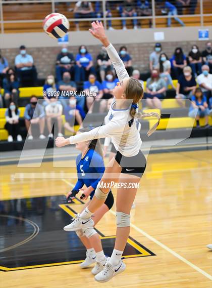 Thumbnail 1 in Valley Christian @ Snowflake (AIA 3A Semifinal) photogallery.