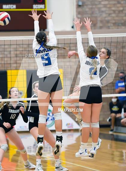 Thumbnail 2 in Valley Christian @ Snowflake (AIA 3A Semifinal) photogallery.