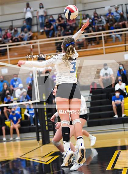 Thumbnail 2 in Valley Christian @ Snowflake (AIA 3A Semifinal) photogallery.