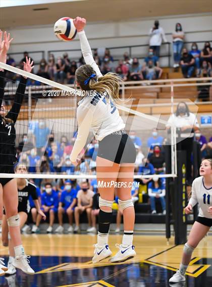 Thumbnail 2 in Valley Christian @ Snowflake (AIA 3A Semifinal) photogallery.