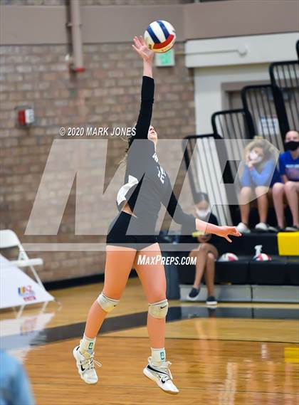 Thumbnail 3 in Valley Christian @ Snowflake (AIA 3A Semifinal) photogallery.