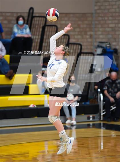 Thumbnail 3 in Valley Christian @ Snowflake (AIA 3A Semifinal) photogallery.