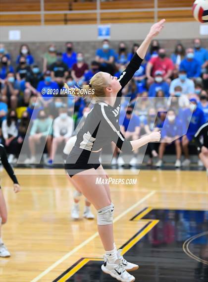 Thumbnail 2 in Valley Christian @ Snowflake (AIA 3A Semifinal) photogallery.