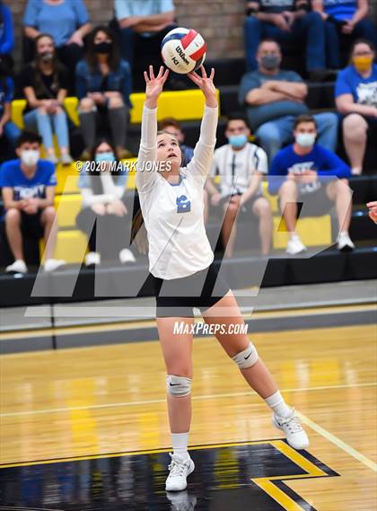 Thumbnail 2 in Valley Christian @ Snowflake (AIA 3A Semifinal) photogallery.