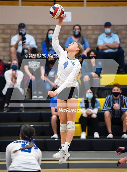 Thumbnail 3 in Valley Christian @ Snowflake (AIA 3A Semifinal) photogallery.