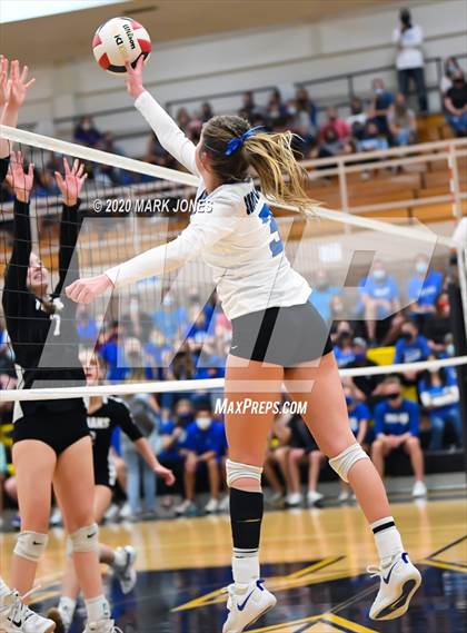 Thumbnail 1 in Valley Christian @ Snowflake (AIA 3A Semifinal) photogallery.