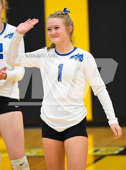 Thumbnail 2 in Valley Christian @ Snowflake (AIA 3A Semifinal) photogallery.