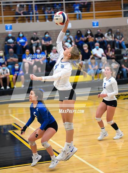 Thumbnail 2 in Valley Christian @ Snowflake (AIA 3A Semifinal) photogallery.