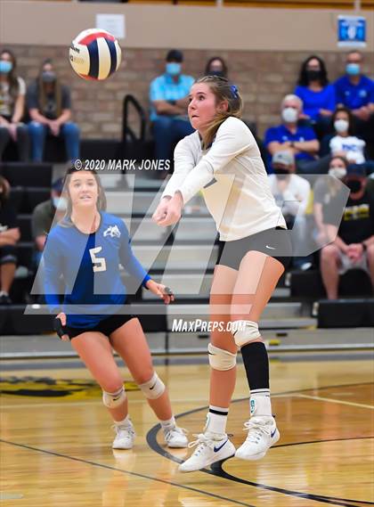 Thumbnail 2 in Valley Christian @ Snowflake (AIA 3A Semifinal) photogallery.