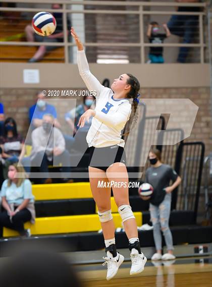 Thumbnail 2 in Valley Christian @ Snowflake (AIA 3A Semifinal) photogallery.
