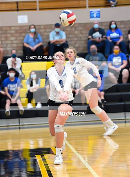 Thumbnail 2 in Valley Christian @ Snowflake (AIA 3A Semifinal) photogallery.