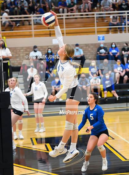 Thumbnail 2 in Valley Christian @ Snowflake (AIA 3A Semifinal) photogallery.