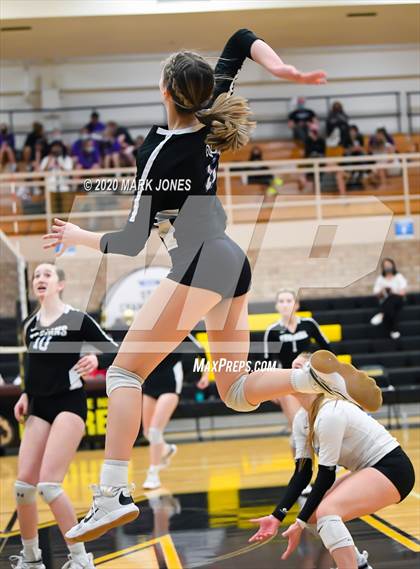 Thumbnail 2 in Valley Christian @ Snowflake (AIA 3A Semifinal) photogallery.