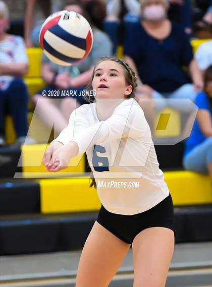 Thumbnail 2 in Valley Christian @ Snowflake (AIA 3A Semifinal) photogallery.