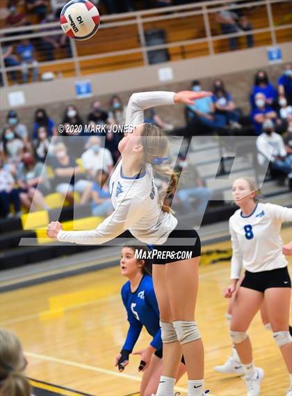 Thumbnail 3 in Valley Christian @ Snowflake (AIA 3A Semifinal) photogallery.