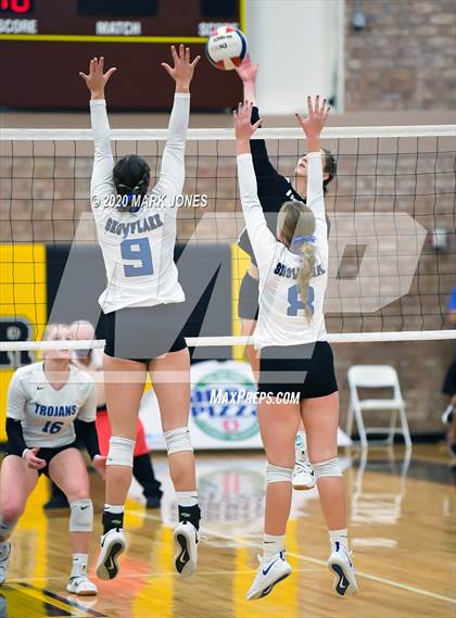 Thumbnail 1 in Valley Christian @ Snowflake (AIA 3A Semifinal) photogallery.