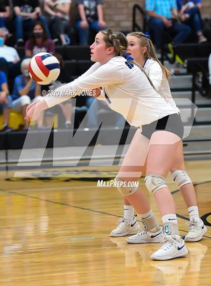Thumbnail 1 in Valley Christian @ Snowflake (AIA 3A Semifinal) photogallery.