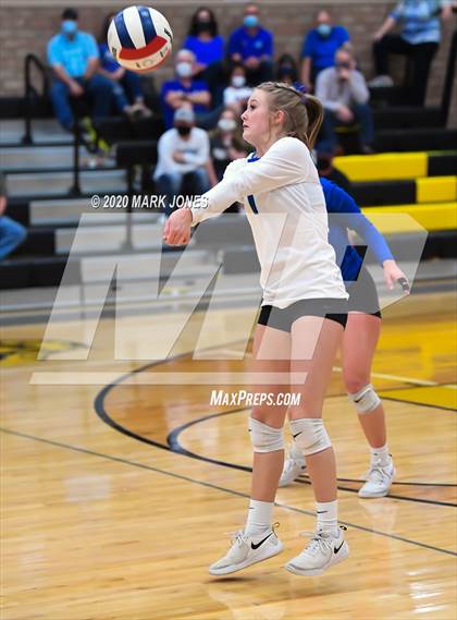 Thumbnail 3 in Valley Christian @ Snowflake (AIA 3A Semifinal) photogallery.