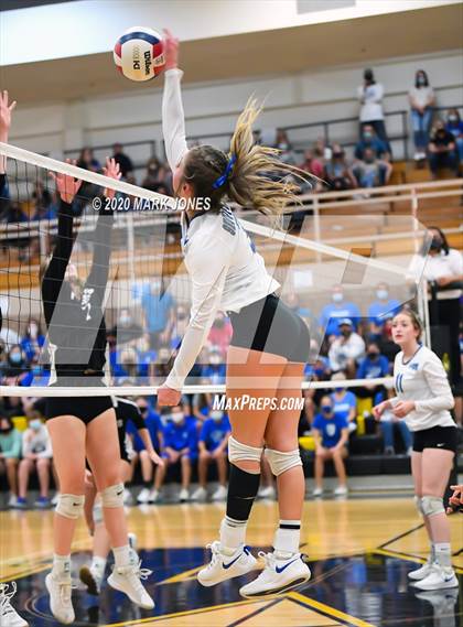Thumbnail 2 in Valley Christian @ Snowflake (AIA 3A Semifinal) photogallery.