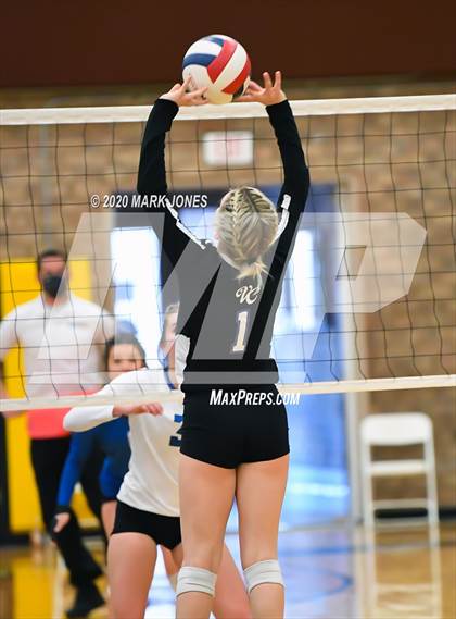 Thumbnail 1 in Valley Christian @ Snowflake (AIA 3A Semifinal) photogallery.