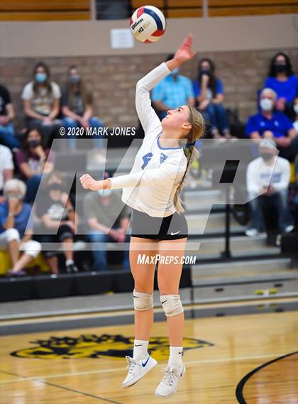 Thumbnail 1 in Valley Christian @ Snowflake (AIA 3A Semifinal) photogallery.
