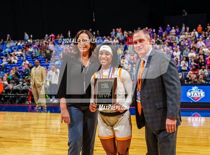 Thumbnail 3 in La Vega vs. Canyon (UIL 4A Basketball Final) photogallery.