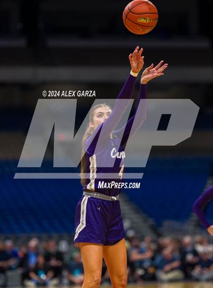 Thumbnail 1 in La Vega vs. Canyon (UIL 4A Basketball Final) photogallery.