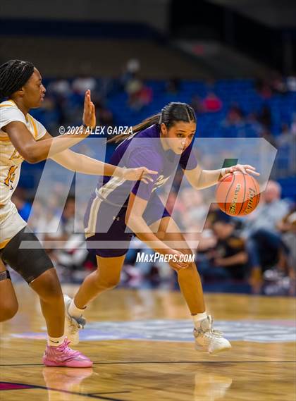 Thumbnail 1 in La Vega vs. Canyon (UIL 4A Basketball Final) photogallery.