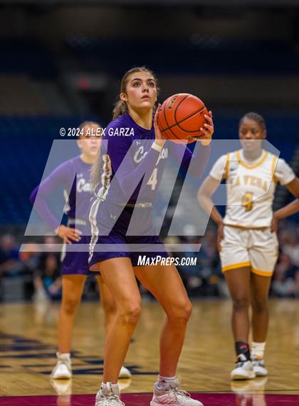 Thumbnail 2 in La Vega vs. Canyon (UIL 4A Basketball Final) photogallery.