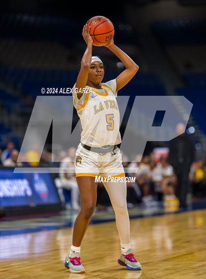 Thumbnail 3 in La Vega vs. Canyon (UIL 4A Basketball Final) photogallery.