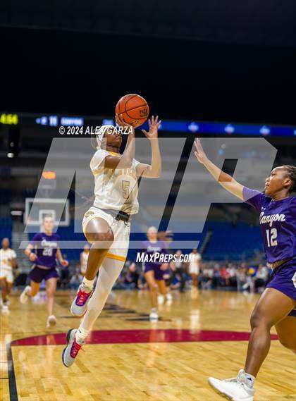 Thumbnail 2 in La Vega vs. Canyon (UIL 4A Basketball Final) photogallery.