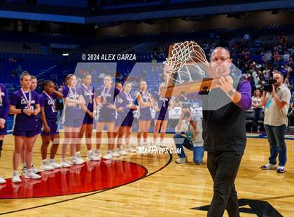 Thumbnail 1 in La Vega vs. Canyon (UIL 4A Basketball Final) photogallery.