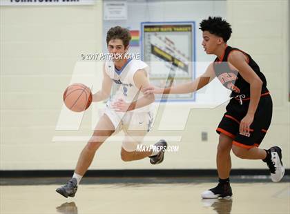 Thumbnail 2 in Hayfield @ Yorktown photogallery.