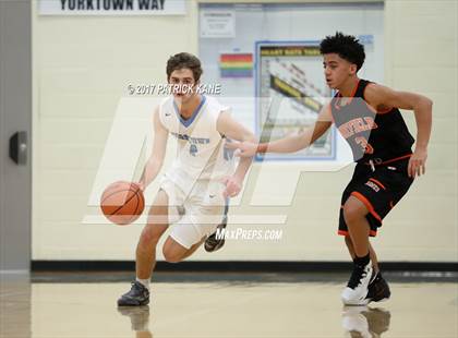 Thumbnail 3 in Hayfield @ Yorktown photogallery.