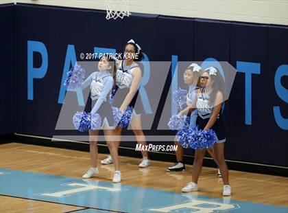 Thumbnail 2 in Hayfield @ Yorktown photogallery.