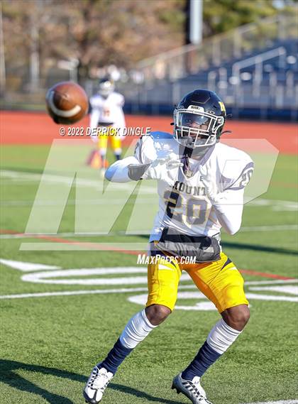 Thumbnail 2 in Xavier vs. Mt. St. Michael Academy (NYCHSFL AA2 Final) photogallery.