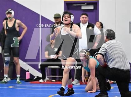 Thumbnail 2 in CIF SDS Masters Tournament photogallery.