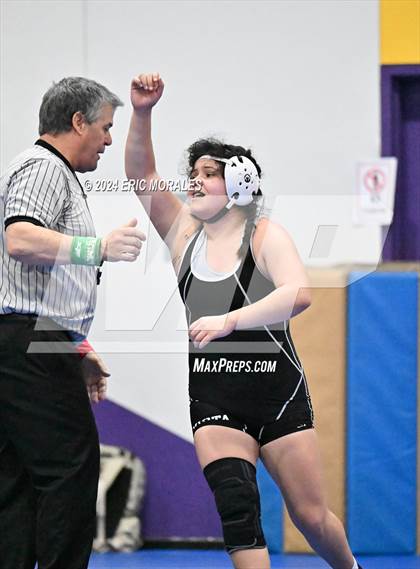 Thumbnail 2 in CIF SDS Masters Tournament photogallery.
