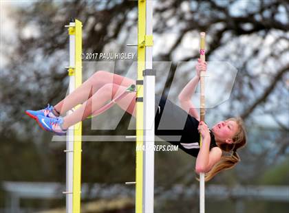 Thumbnail 2 in Eagle Classic Relays photogallery.