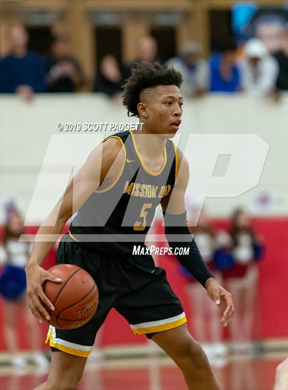 Thumbnail 2 in Mission Bay vs. Torrey Pines (CIF SDS Open Division Semifinal) photogallery.